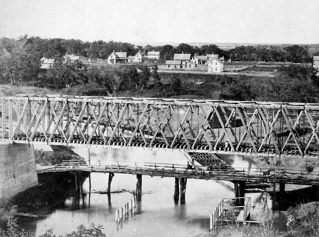 Northern Pacific Railroad Bridge over the Red River (1871-1883). 