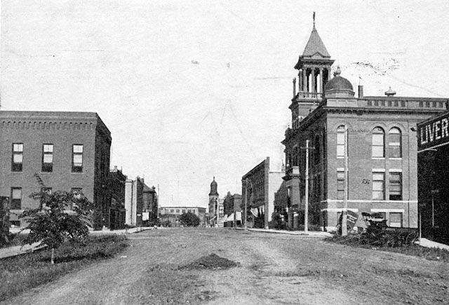 First Avenue in 1905. 