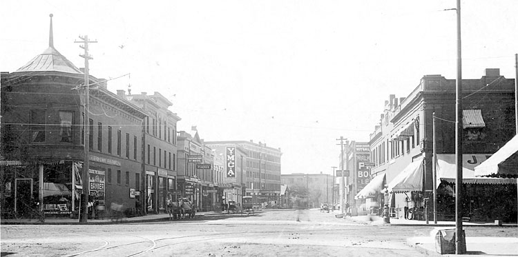 First Avenue in 1909. 